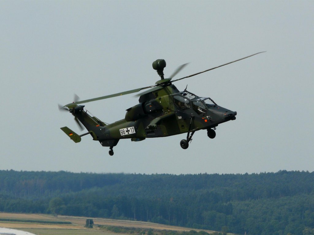 Eurocopter EC-665 Tiger - 98+17 - Heeresflieger

aufgenommen am 17. August 2008 whrend des Tag der offenen Tr in der Heeresflieger-Kaserne Fritzlar