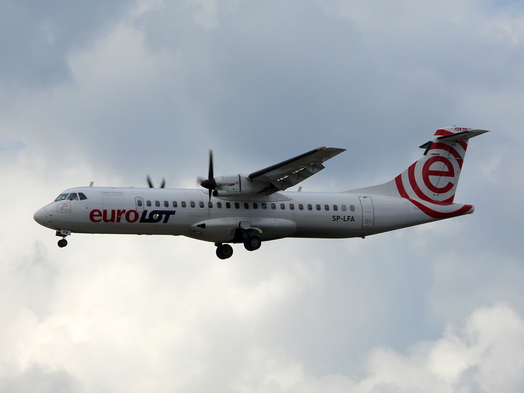 EuroLOT; SP-LFA; Aerospatiale ATR-72-202. Flughafen Frankfurt/Main. 12.06.2010.