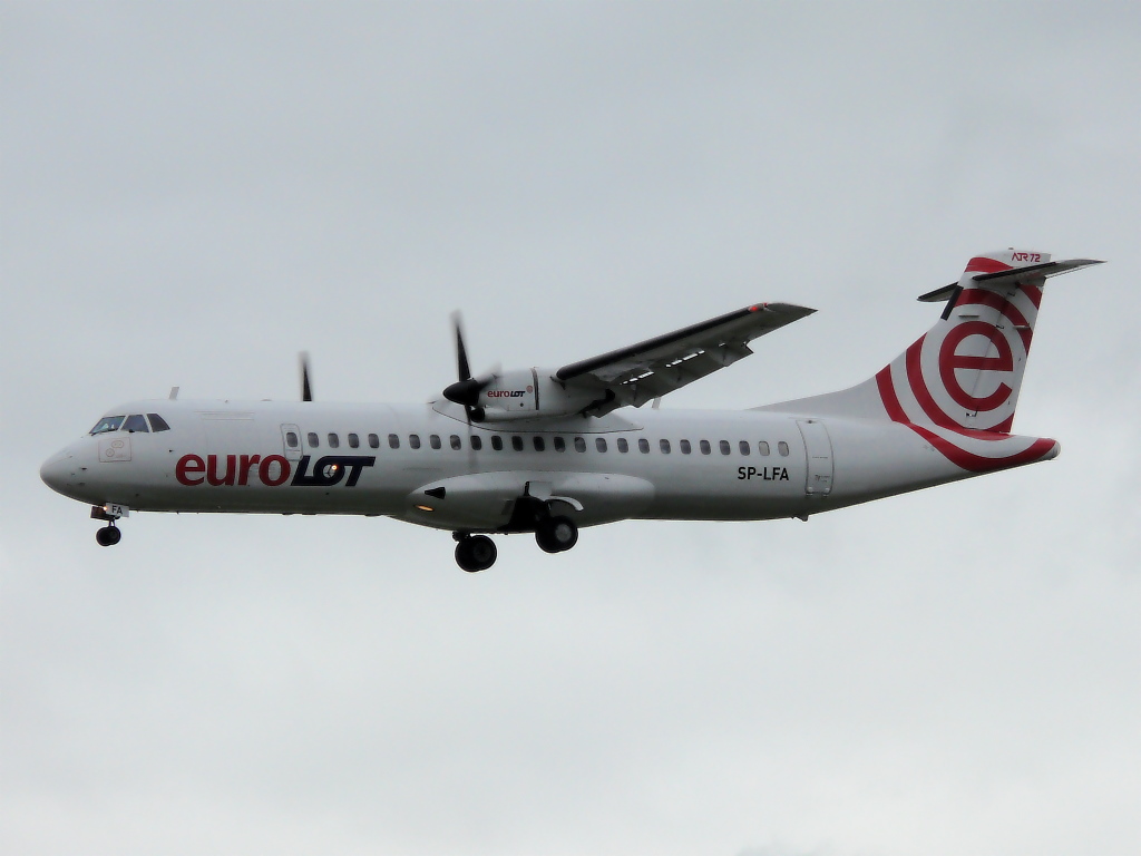 EuroLOT; SP-LFA. Aerospatiale ATR-72-202. Flughafen Frankfurt/Main. 25.09.2010.