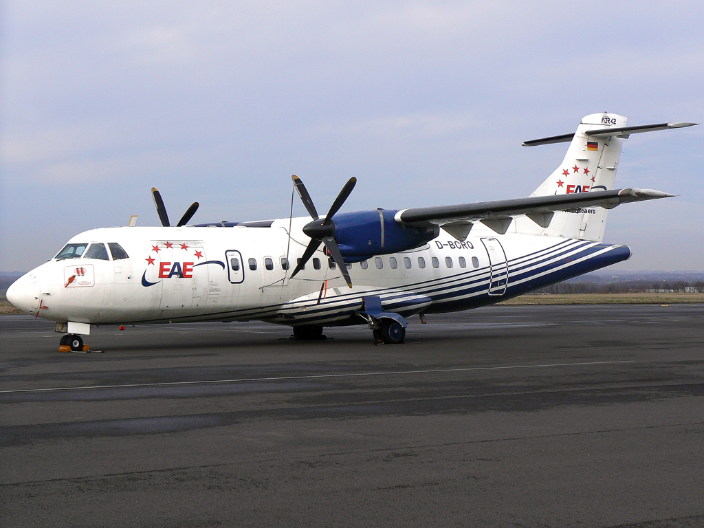 European Air Express ATR-42 abgestellt in DTM / EDLW / Dortmund am 25.12.2007