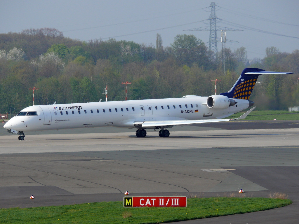 Eurowings; D-ACNE; Canadair Regional Jet CRJ900. Flughafen Dsseldorf. 08.04.2011.