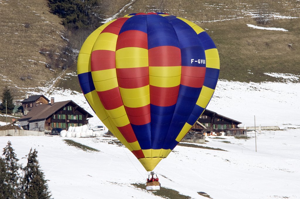 F-GVUI, Lindstrand, LBL-105B, 23.01.2010, Chateau d´Oex, Switzerland 

