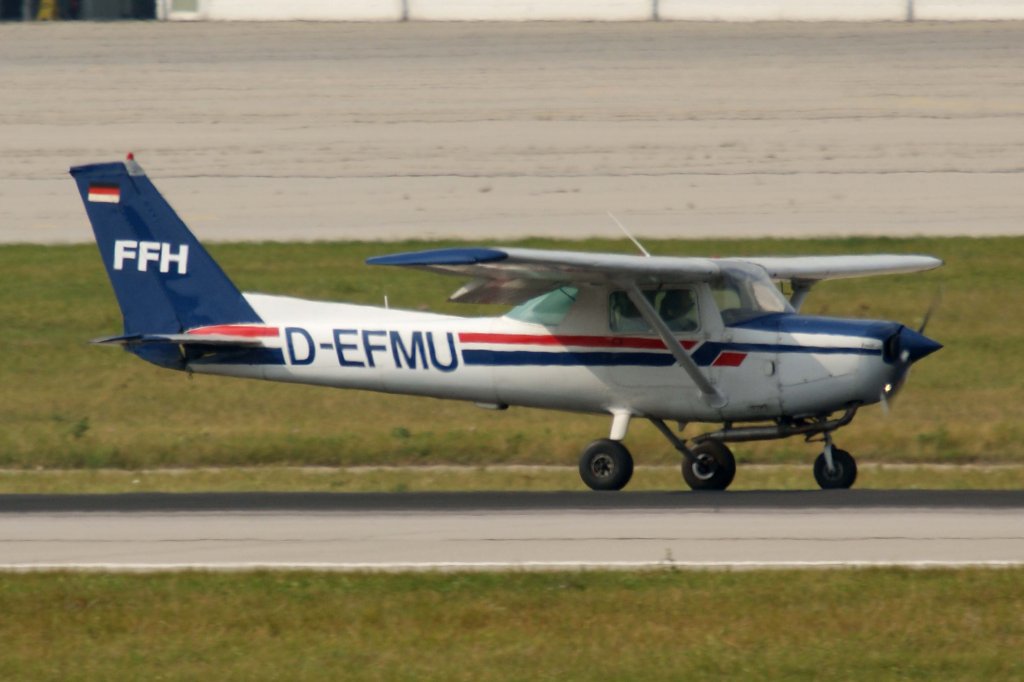 FFH Flugschule Freiburg Harter, D-EFMU, Cessna, 152, 05.09.2012, STR-EDDS, Stuttgart, Germany