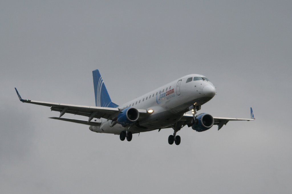 Finncomm Airlines Embraer ERJ-170-100STD OH-LEK kurz vor der Landung in Berlin-Tegel am 19.02.2012