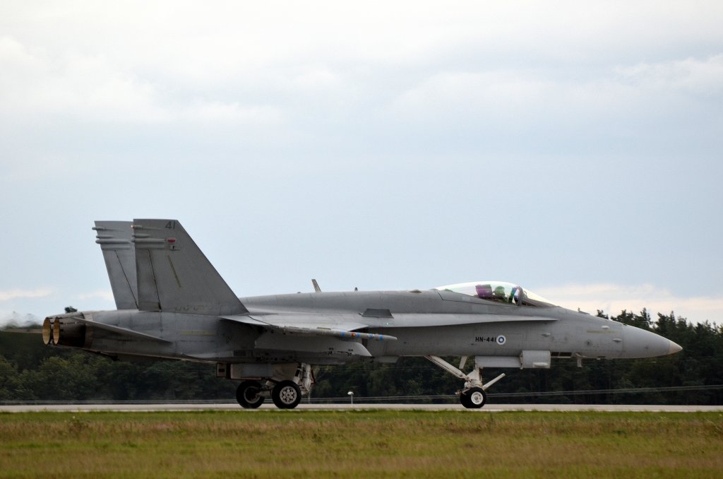 Finnish Air Force Mc Donnell Douglas F-18 Hornet nach der Landung auf der ILA am 15.09.12