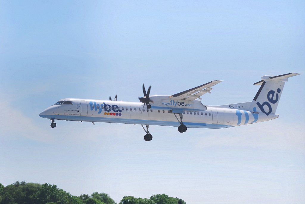 Flybe De Havilland Canada DHC-8 G-JECR im Landeanflug auf Hamburg Fuhlsbttel am 01.06.11