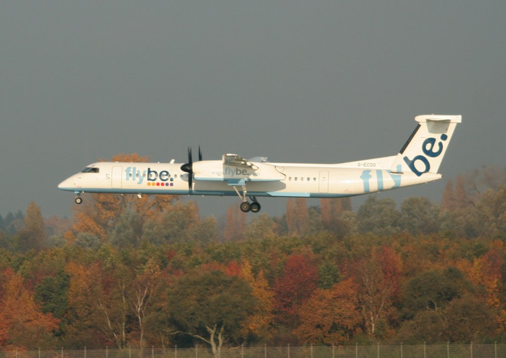 Flybe De Havilland Canada DHC-8-402Q G-ECOO kurz vor der Landung in Dsseldorf am 31.10.2011
