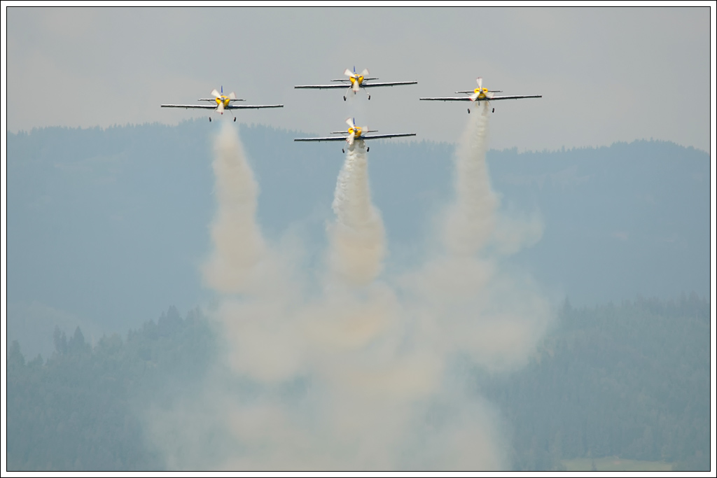FLYING BULLS AEROBATICS TEAM mit ihren vier Maschinen des Typs Zlin-50 LX bei der Airpower13 in Zeltweg/sterreich. 