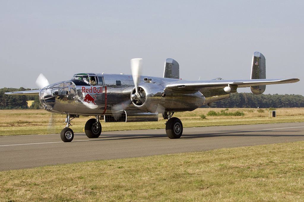 Flying Bulls, N6123C, North American, B-25J Mitchell, 18.09.2009, EBBL, Kleine Brogel, Belgien 


