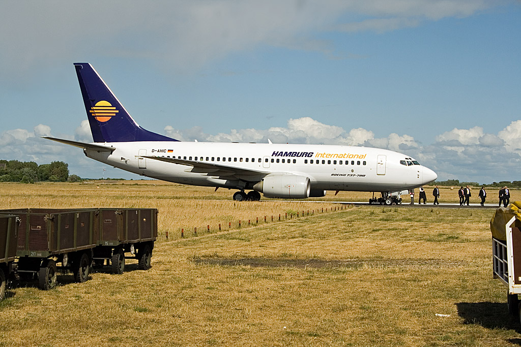 Fr eine groe deutsche Versicherung war am 12. Juni 2008 die D-AHIC von Hamburg International mit einem Sonderflug auf die Insel Sylt gekommen.