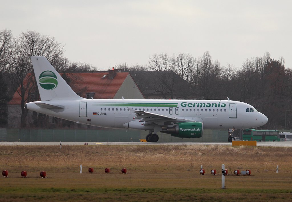 Germania A 319-112 D-AHIL kurz vor dem Start in Berlin-Tegel am 01.03.2013