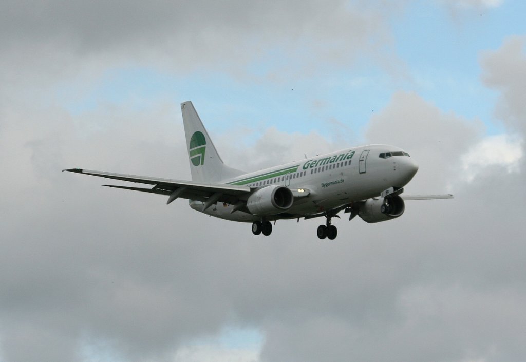 Germania B 737-75B D-AGER bei der Landung in Berlin-Tegel am 25.06.2012