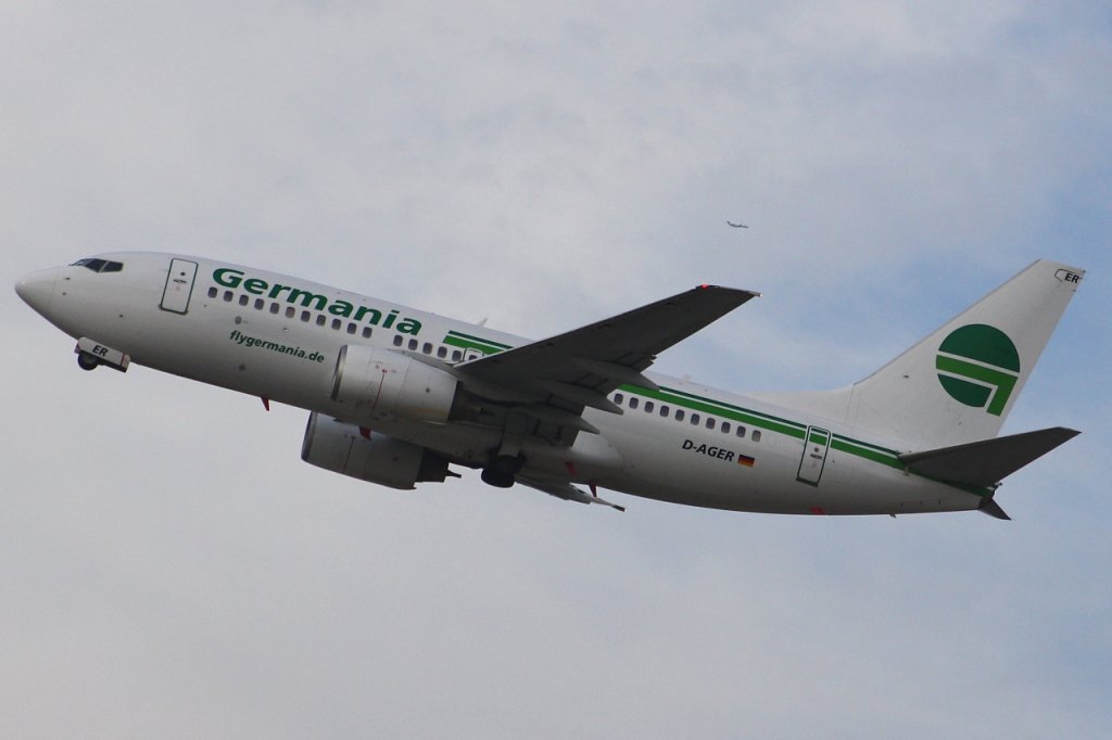 Germania 
Boeing 737-75B 
D-AGER 
STR Stuttgart [Echterdingen], Germany
26.02.11

(ber der Tragflche erkennt man noch den Eurowings Canadair Regional Jet CRJ900 D-ACNK, der vier Minuten vorher gestartet ist)