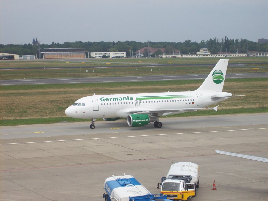 Germania
Typ:Airbus A319
Flughafen:TXL
Kennung:D-AHIL
Datum:1.8.2011