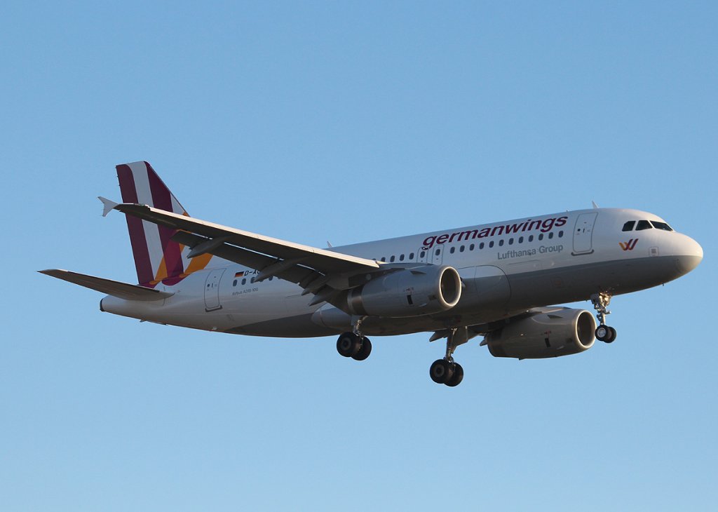 Germanwings A 319-131 D-AGWU bei der Landung in Berlin-Tegel am 01.03.2013
