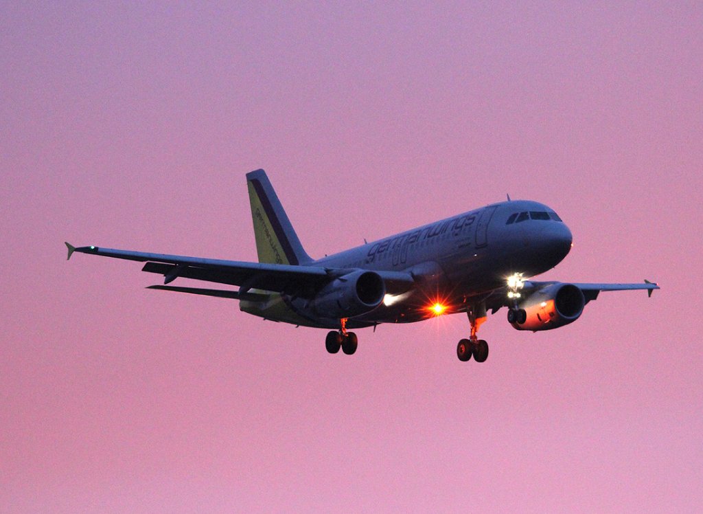 Germanwings A 319-132 D-AGWN bei der Landung in Berlin-Tegel am 01.12.2012