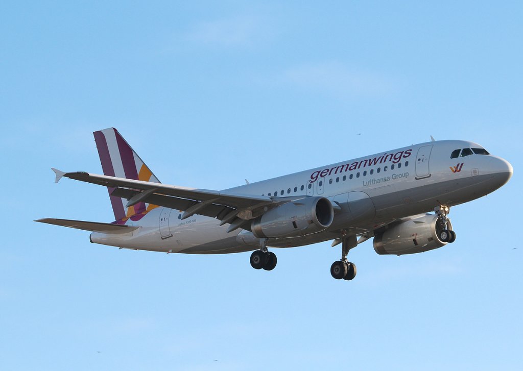 Germanwings A 319-132 D-AGWT bei der Landung in Berlin-Tegel am 28.12.2012