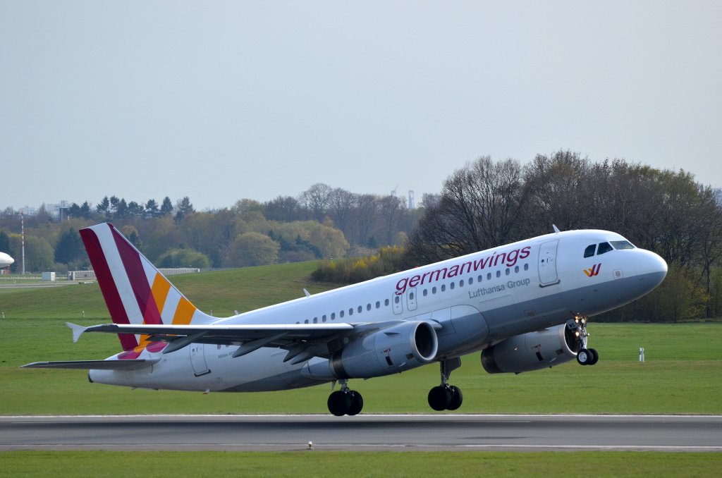 Germanwings Airbus A319 beim Start in Hamburg Fuhlsbttel am 02.05.13