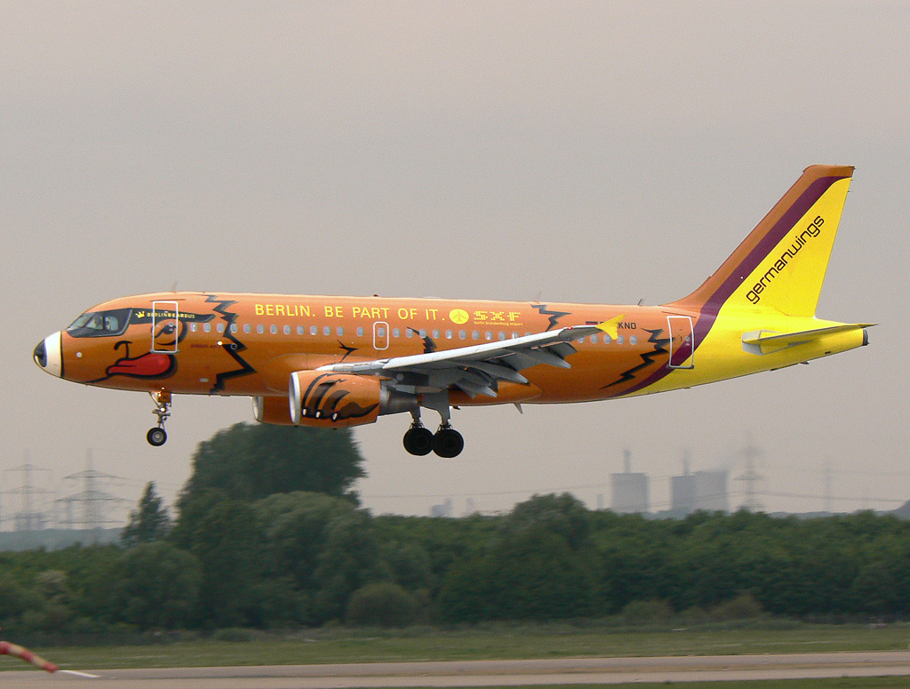 Germanwings Bearbus A-319 D-AKNO im Anflug auf 23L in DUS / EDDL / Düsseldorf am 06.05.2007