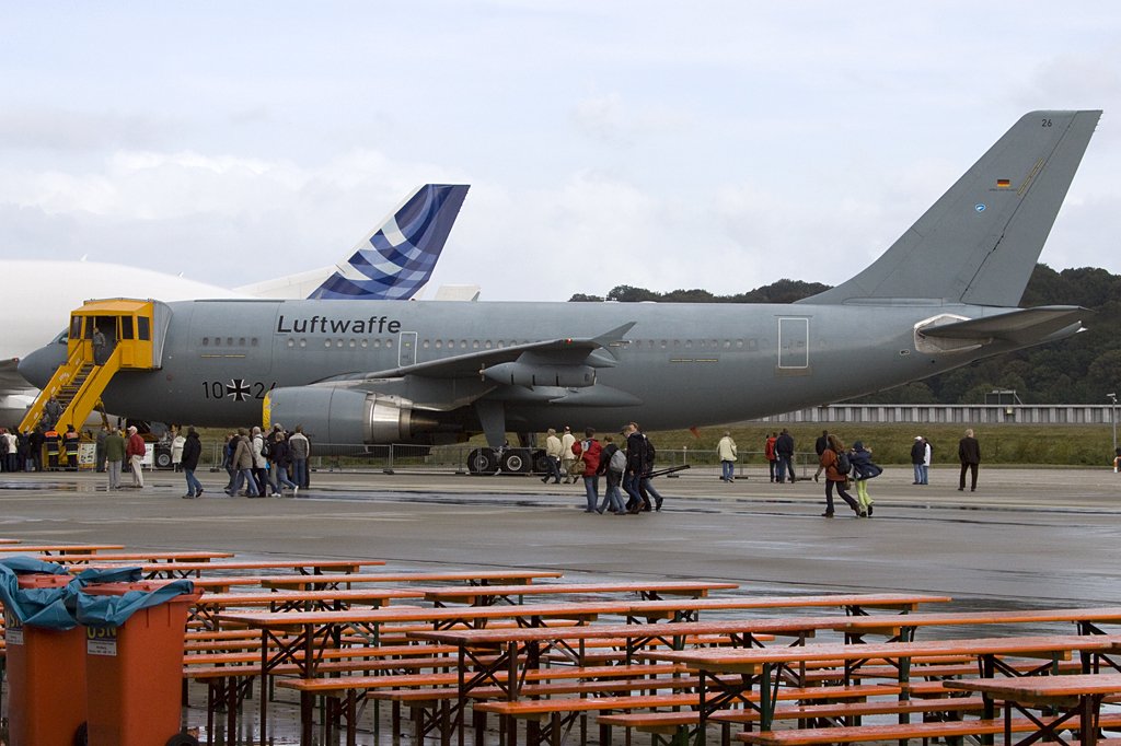Germany - Air Force, 10+26, Airbus, A310-304F, 05.09.2009, XFW, Finkenwerder, Germany 

