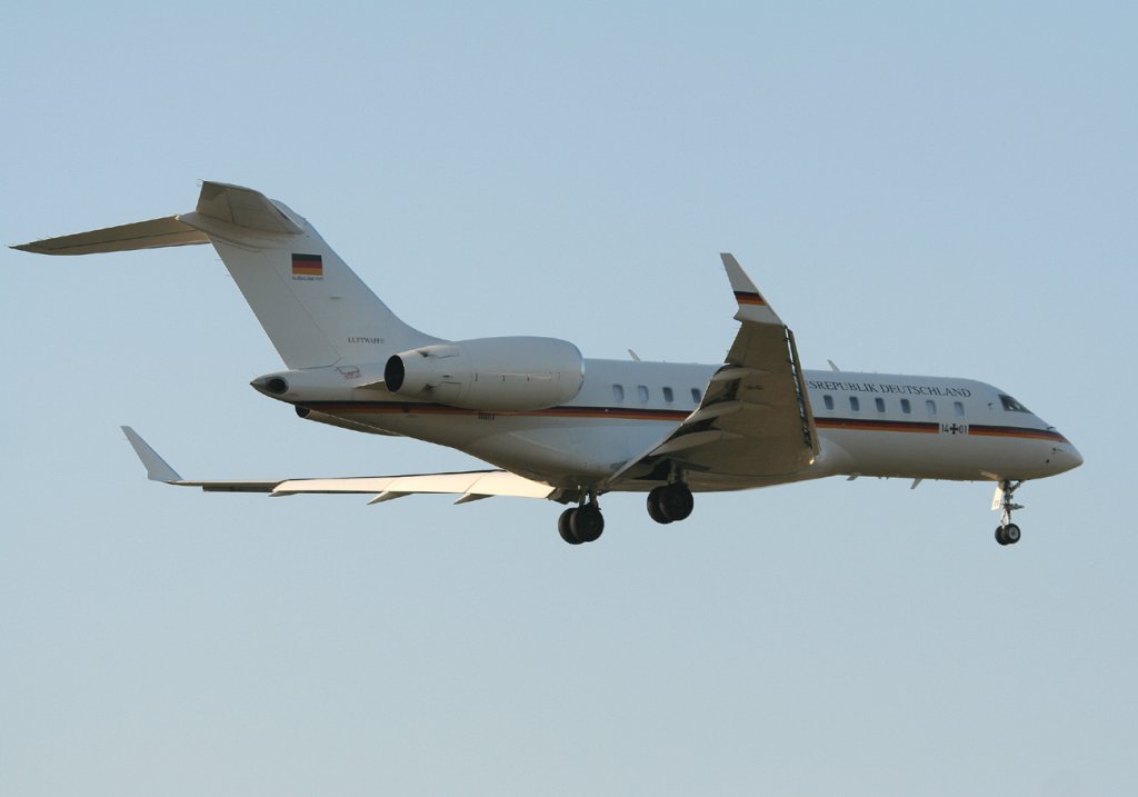 Germany Air Force BD-700-1A11 Global 5000 14+01 kurz vor der Landung in Berlin-Tegel am 17.03.2012