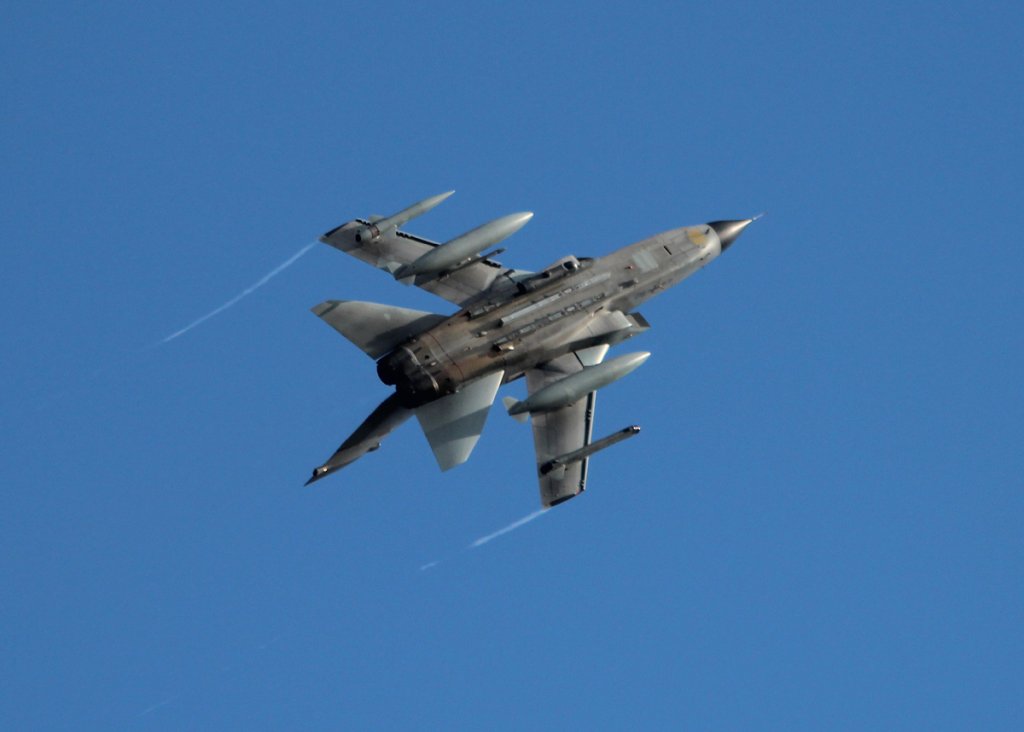 Germany Air Force Panavia Tornado IDS 44+90 whrend der Vorfhrung der Luftwaffe auf der ILA 2012 am 13.09.2012