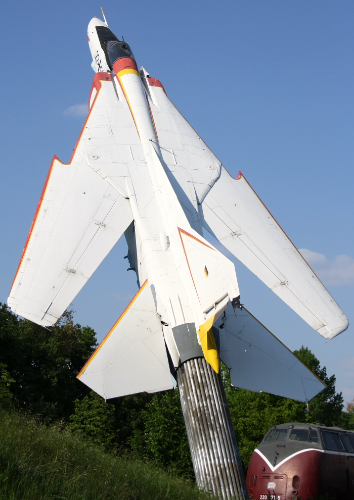 Germany Air Force
Mikoyan Gurevich MiG-23BN FLogger
22+02
Speyer, Technik Museum, Germany
25.04.11