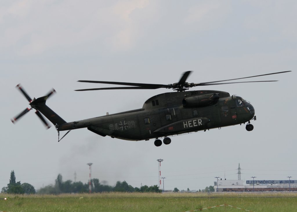 Germany Army CH-53G 84+13 am 08.06.2010 bei der Flugvorfhrung auf der ILA 2010 in Berlin-Schnefeld