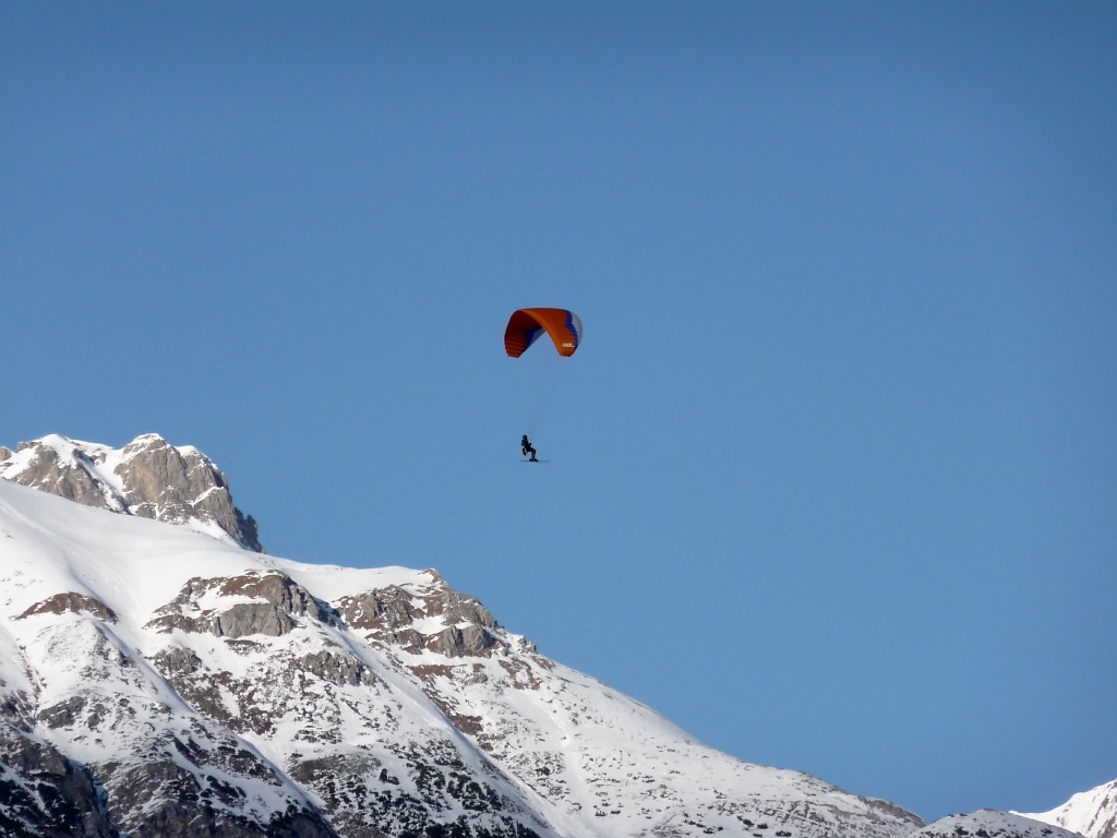 Gleitschirm-Skifahrer ber St.Anton (4.3.11)