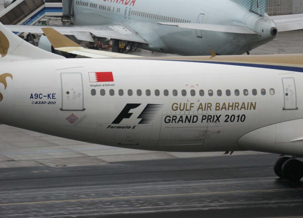 Gulf Air, A9C-KE, Airbus A 330-300 (F1-Logo GP Bahrein 2010), 2010.01.19, FRA, Frankfurt, Germany