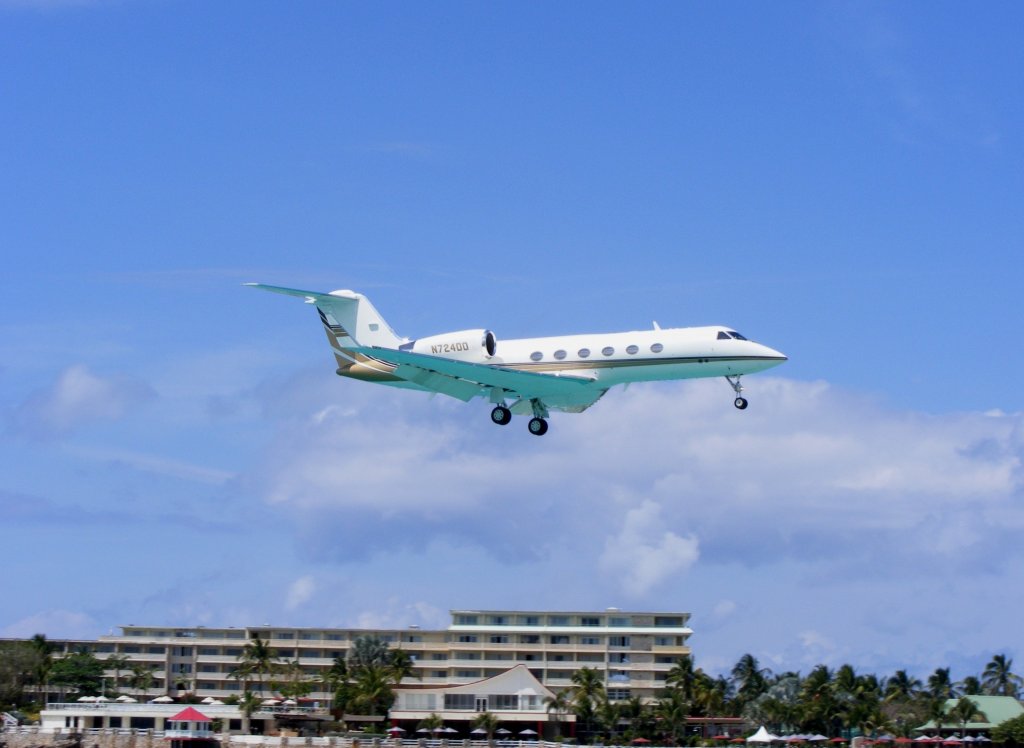 Gulfstream G-IV N724DD vor der Landung auf dem Princess Juliana International Airport (SXM) auf der Karibikinsel St.Maarten am 5.3.2013