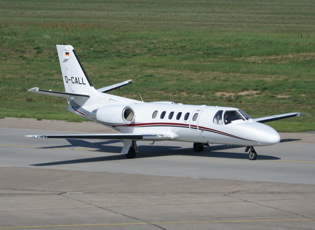Hamburg Air Charter Cessna 550B Ciation Bravo D-CALL auf dem Weg zum Start in Berlin-Tegel am 22.08.2010