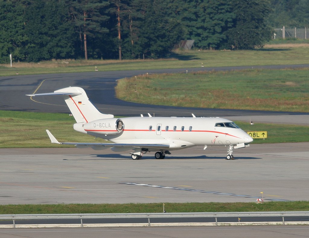 Hapag-Lloyd Executive BD-100-1A10 Challenger 300 D-BCLA am 05.09.2010 auf dem Flughafen Berlin-Tegel