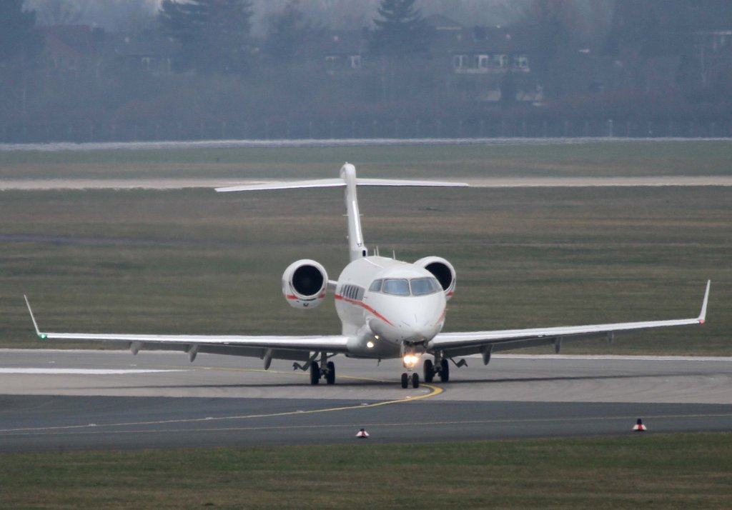 Hapag Lloyd Executive, D-BCLA, Bombardier, BD-100-1 A-10 Challenger 300, 11.03.2013, DUS-EDDL, Düsseldorf, Germany 
