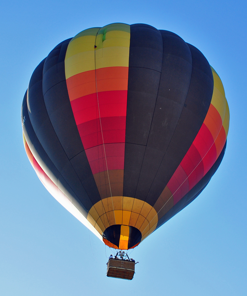 Heiluftballon D-OXAT kurz nach dem Start vom UL-Fluggelnde Mggenhausen zu einer Rundfahrt - 20.08.2011 