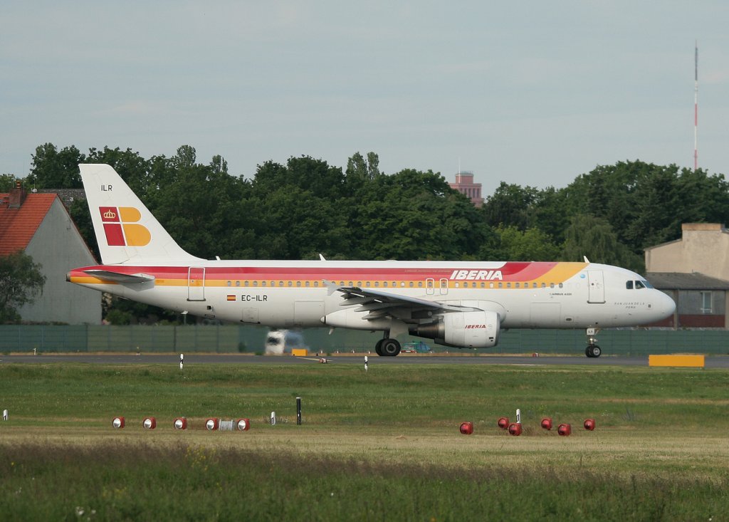 Iberia A 320-214 EC-ILR kurz vor dem Start in Berlin-Tegel am 09.06.2012