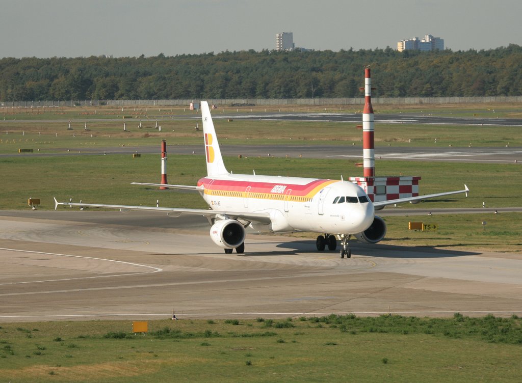 Iberia A 321-211 EC-JMR bei der Ankunft in Berlin-Tegel am 15.10.2011