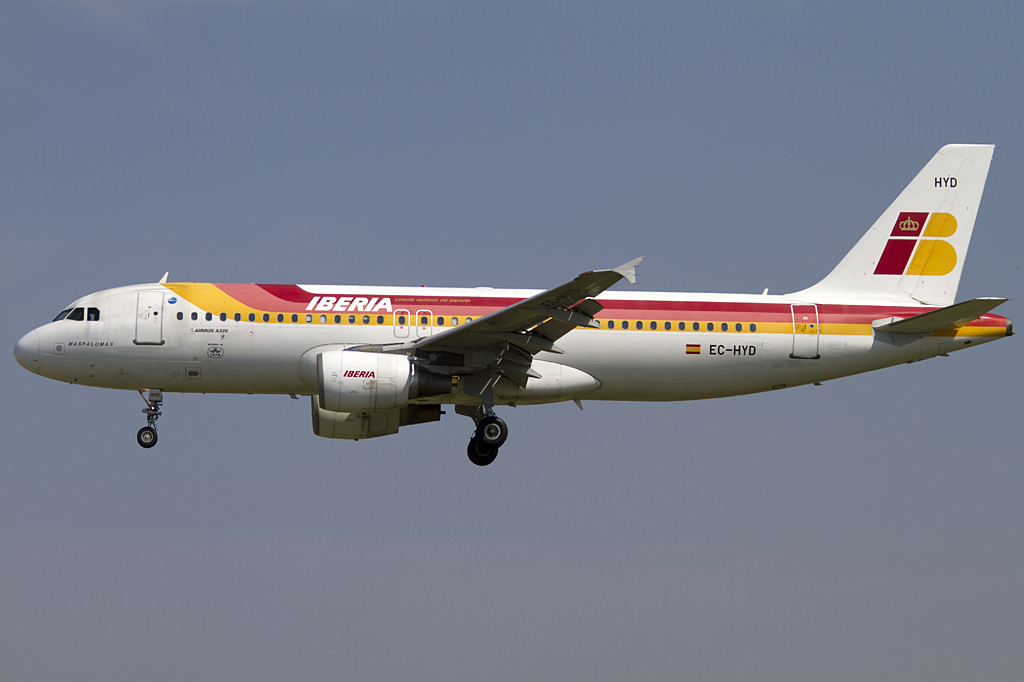 Iberia, EC-HYD, Airbus, A320-214, 16.06.2011, BCN, Barcelona, Spain 




