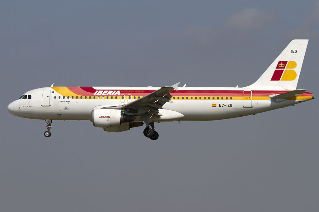 Iberia, EC-IEG, Airbus, A320-214, 06.09.2010, BCN, Barcelona, Spain 




