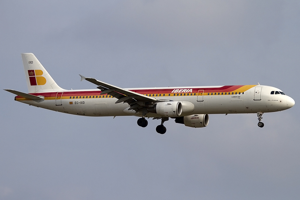 Iberia, EC-IXD, Airbus, A321-211, 08.09.2012, BCN, Barcelona, Spain





