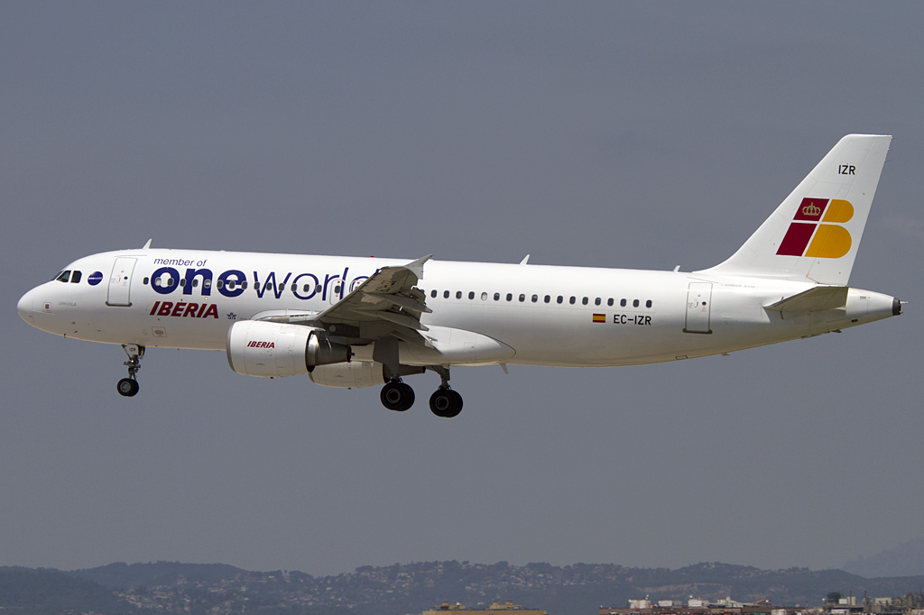 Iberia, EC-IZR, Airbus, A320-214, 16.06.2011, BCN, Barcelona, Spain




