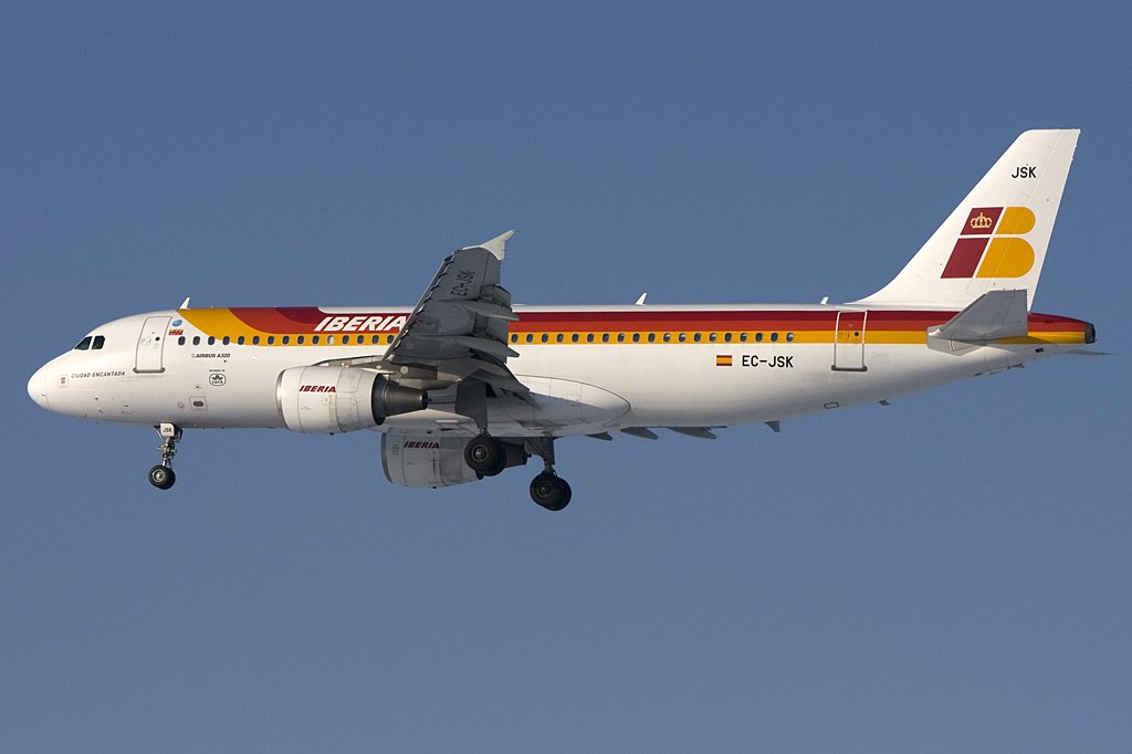 Iberia, EC-JSK, Airbus, A320-214, 10.01.2010, PRG, Prag, Czechoslovakia 

