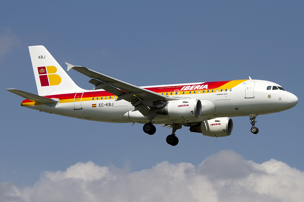 Iberia, EC-KBJ, Airbus, A319-111, 31.07.2011, GVA, Geneve, Switzerland




