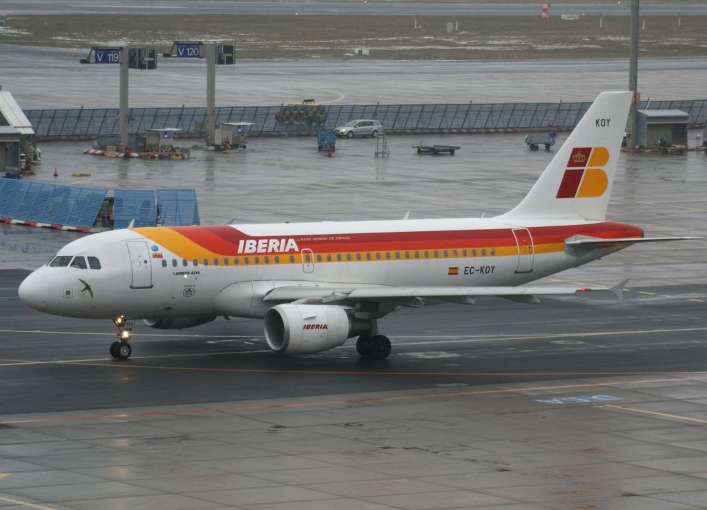 Iberia, EC-KOY, Airbus A 319-100 (Vencejo), 2010.01.19, FRA-EDDF, Frankfurt, Germany 

