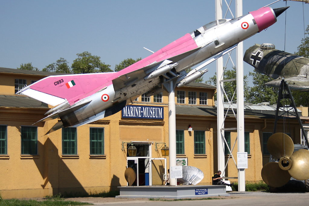 India - Air Force 
Mikoyan-Gurevich MiG-21SPS Fishbed 
C993 
Speyer, Technik Museum, Germany
25.04.11