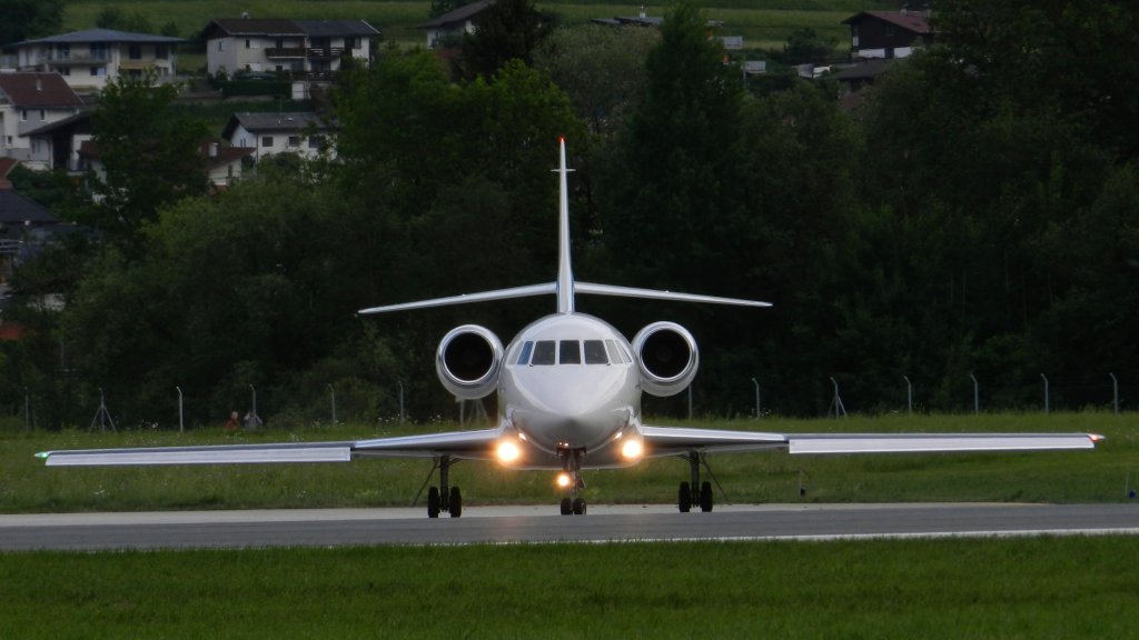 INN Innsbruck-Kranebitten, Austria,
14. Mai 2011, 
TAG Aviation  Falcon 2000,
HB-IBH, turn onto Rwy 08 to GVA (Genf)

