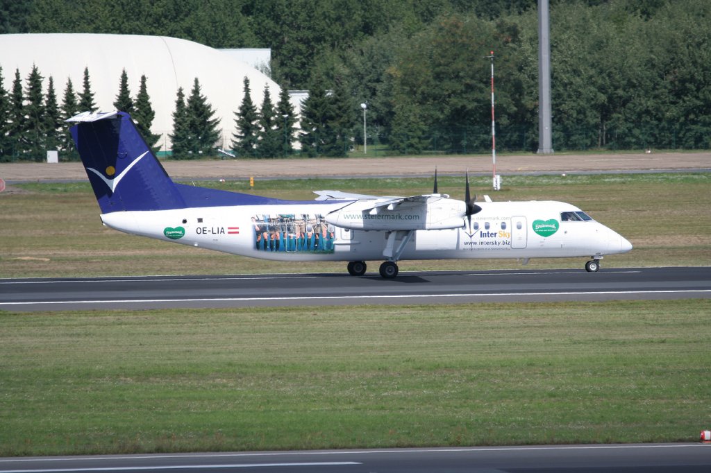 InterSky De Havilland Canada DHC-8-314Q OE-LIA nach der Landung in Berlin-Tegel am 05.09.2010