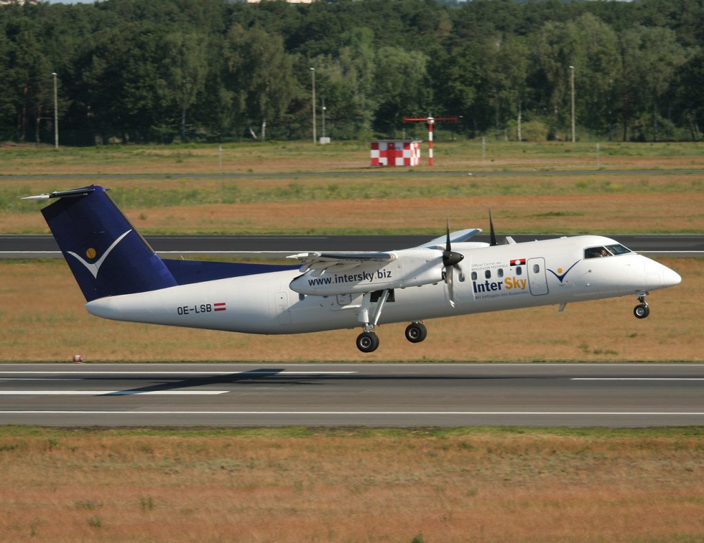 InterSky De Havilland Canada DHC-8-314Q OE-LSB beim Start in Berlin-Tegel am 02.06.2011