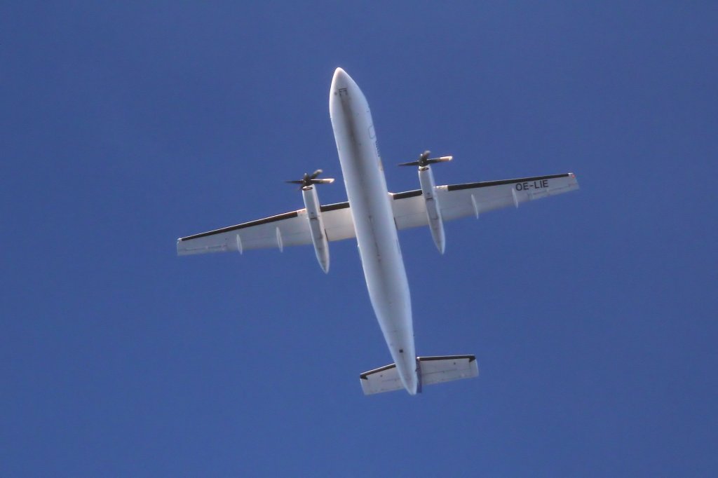 Intersky de Havilland Canada DHC-8-315Q,Murrhardt-Kchersberg, 20.11.2011.
