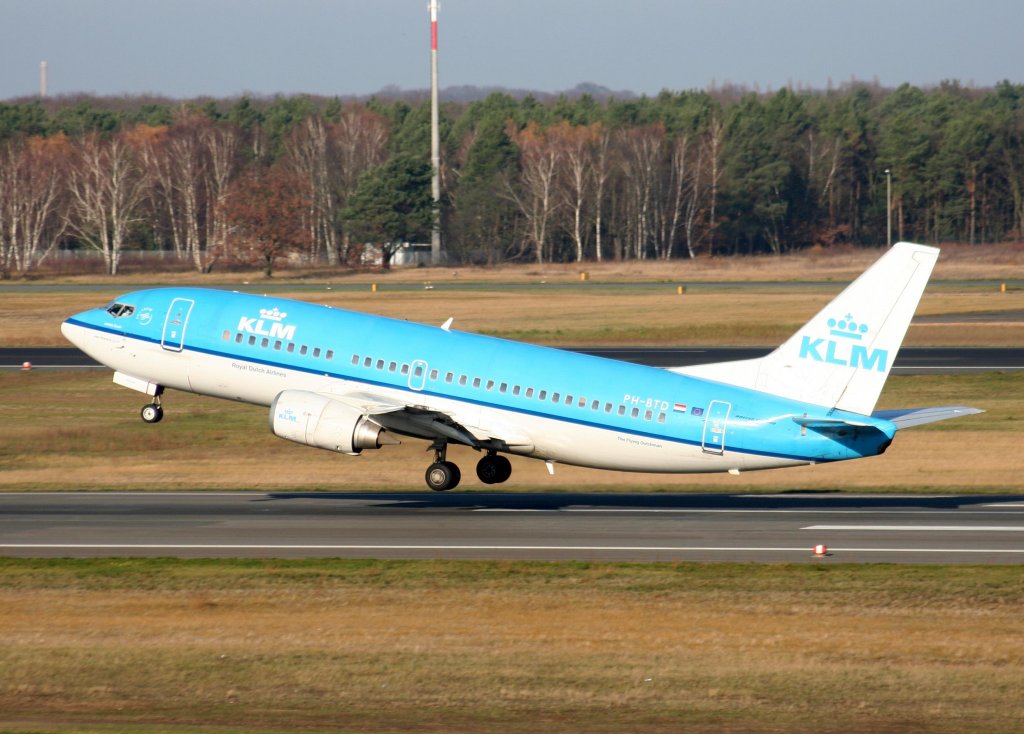 KLM B 737-306 PH-BTD beim Start in Berlin-Tegel am 21.11.2009